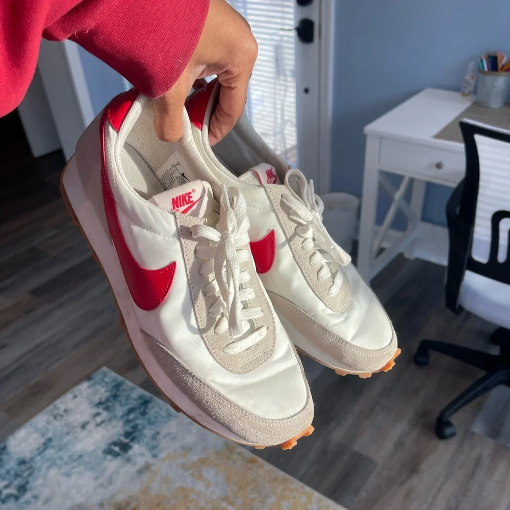 Nike Daybreak Women’s Sneakers Summit White & University Red Shoe